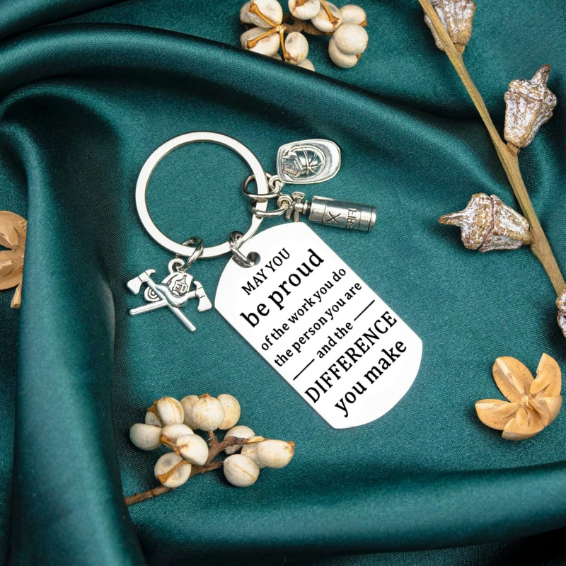 سلسلة مفاتيح تقديرية لضباط الش - مراجعة Tech Keychain Accessories وسعره