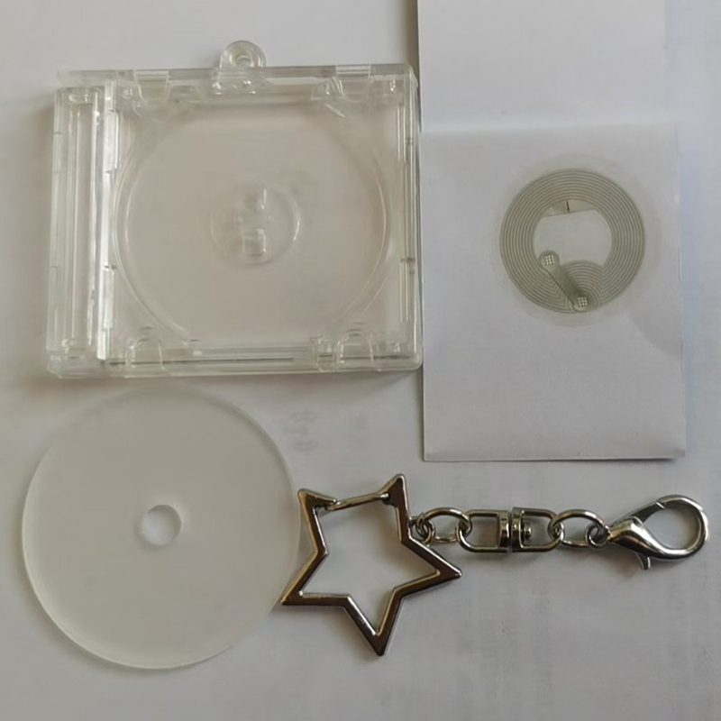 سلسلة مفاتيح صغيرة متعددة الوظ - مراجعة Tech Keychain Accessories وسعره